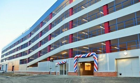 Паркинг на территории регионального центра Концерна "Алмаз-Антей"